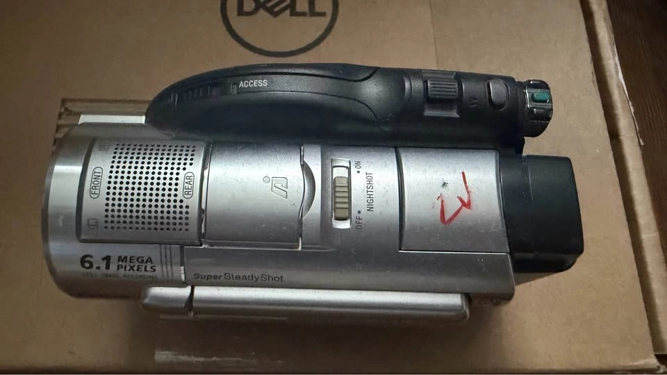 Sony Handycam Nightvision DCR-DVD508 Retro Camcorder - photo 2