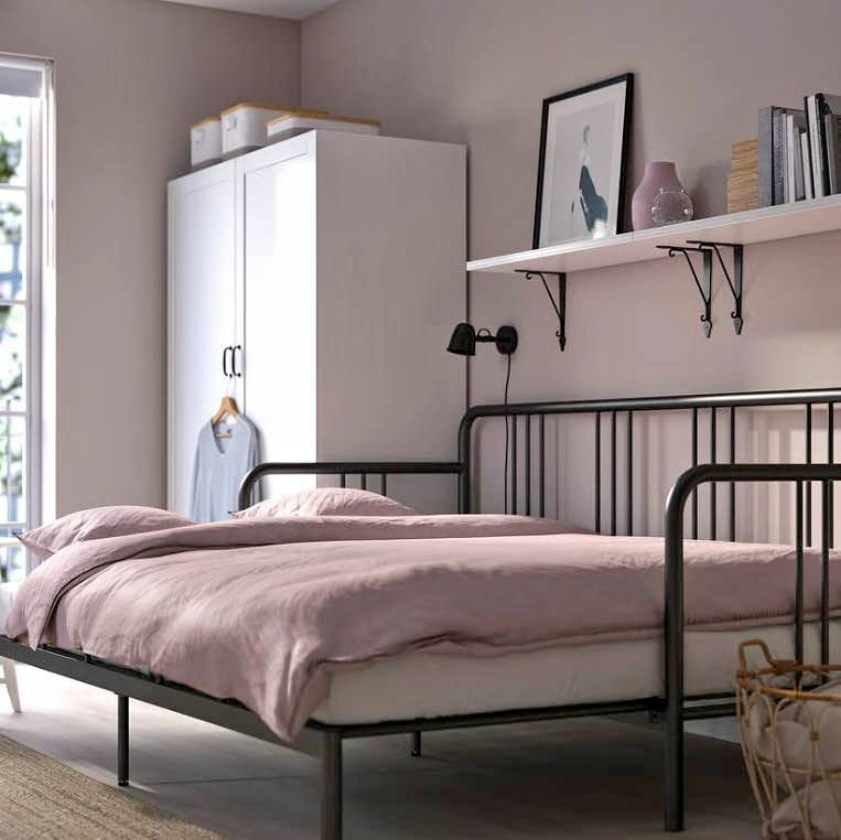 Extendible Daybed with Two Mattresses