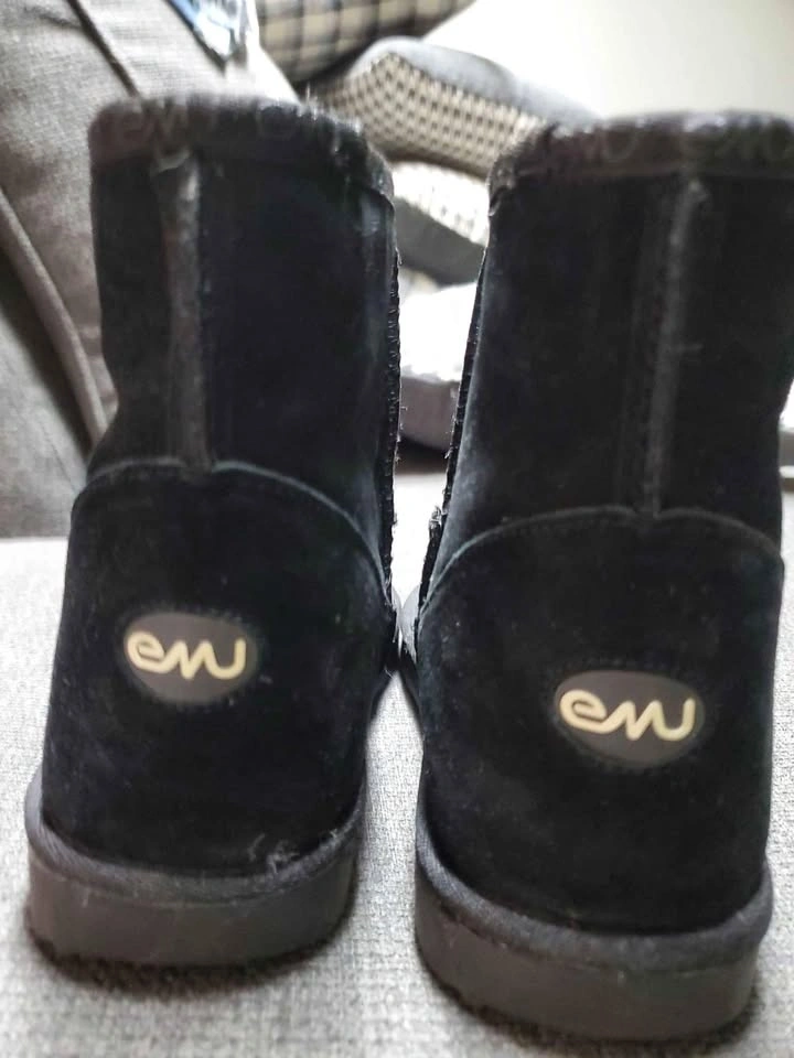 Emu short boots