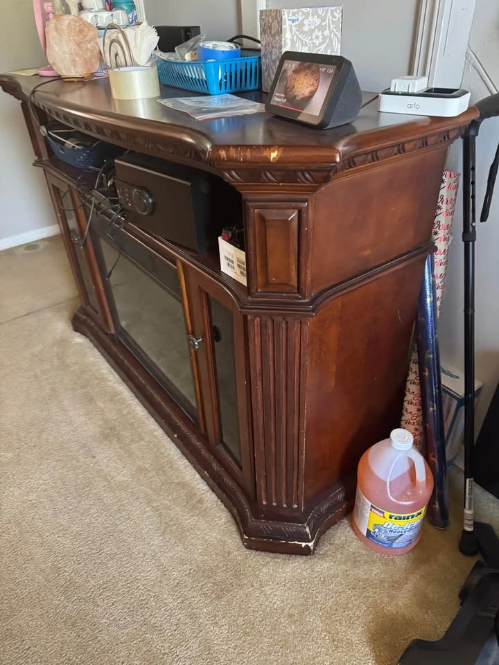 Mahogany/Cherry Electric Fireplace Console ( price negotiable) - photo 2