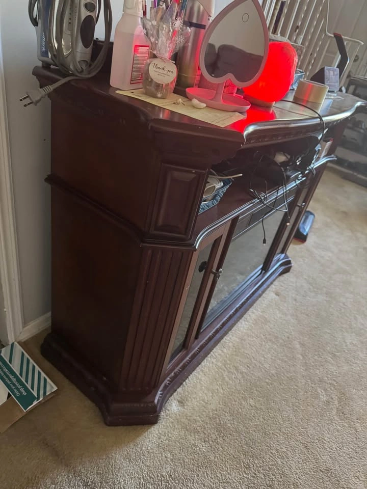 Mahogany/Cherry Electric Fireplace Console ( price negotiable) - photo 4