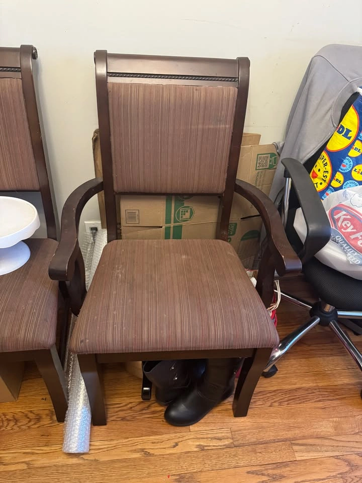 Traditional Style Dining Chairs (Set of 3) - photo 3