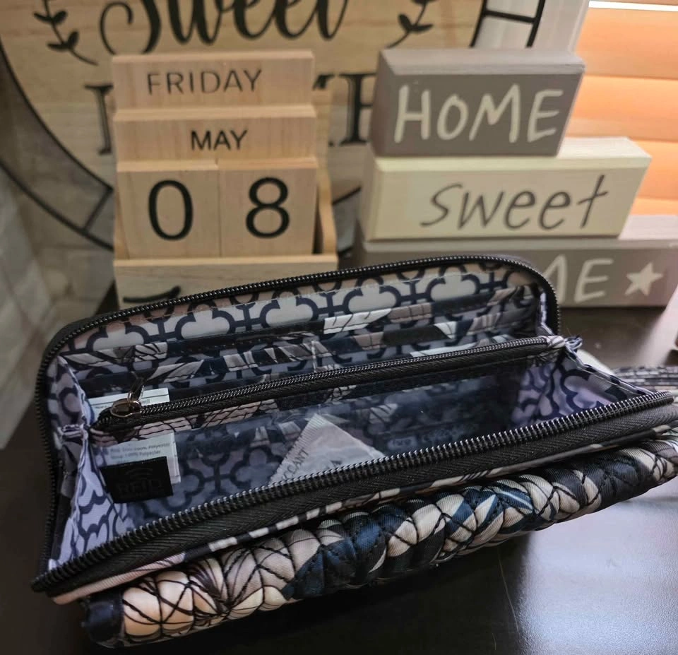 Lug Kickflip 3 Wristlet/Crossbody/Wallet - Lily Black - photo 3