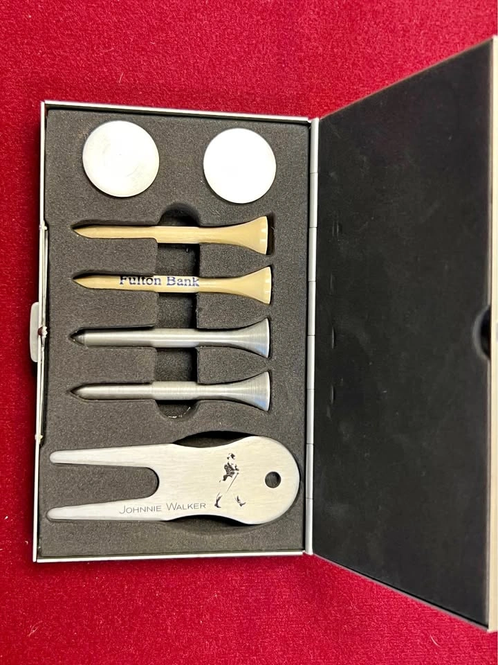 Johnnie Walker Golf Accessory Set
