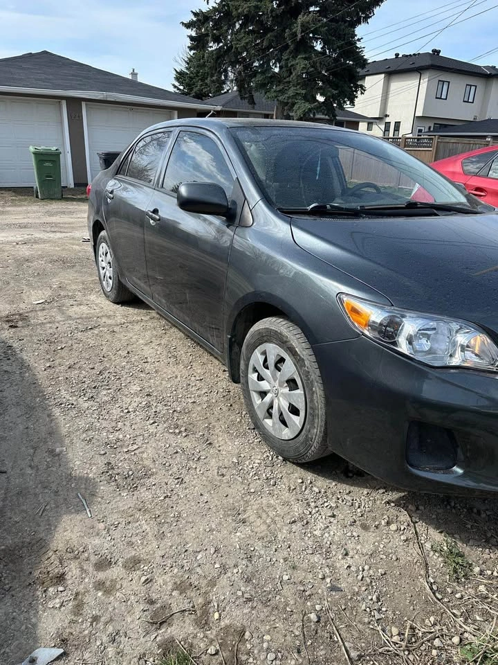 2013 Toyota Corolla - photo 2