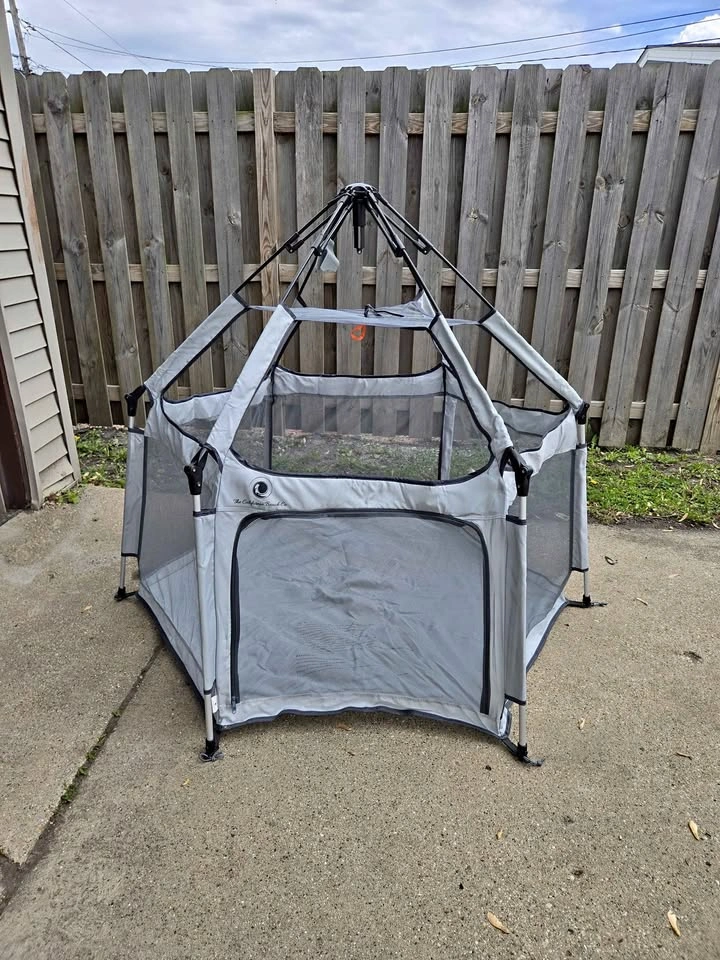California Beach Co. Foldable Playpen