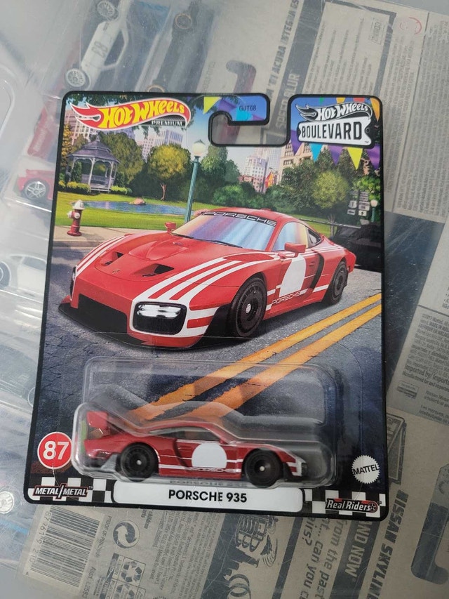 Hot Wheels Premium Porsche 935