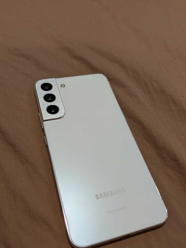 Used Samsung Galaxy S22+ 256 GB - photo 2