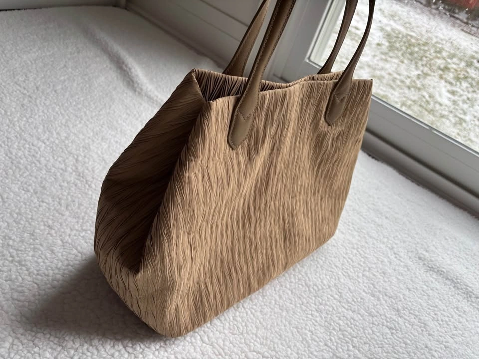 Pedro del Hierro Designer Brown Women's Tote Bag with Pouch - photo 3