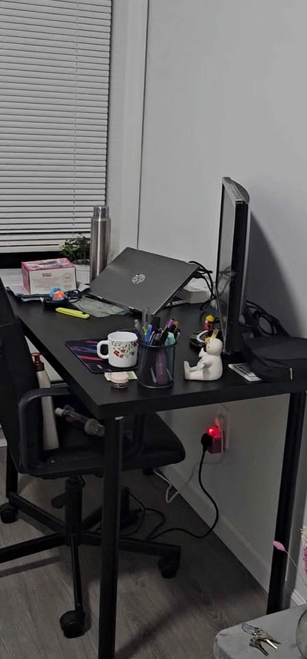 IKEA Home Office Desk Table - photo 3