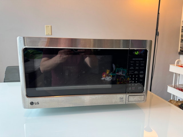 Microwave. LG LMC1050ST 1.1 CU FT - photo 2