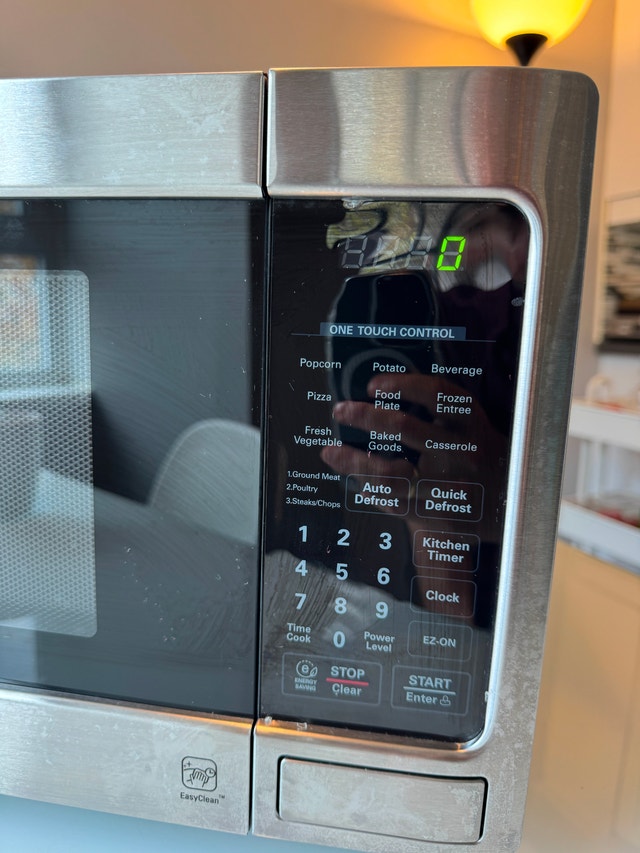 Microwave. LG LMC1050ST 1.1 CU FT - photo 3