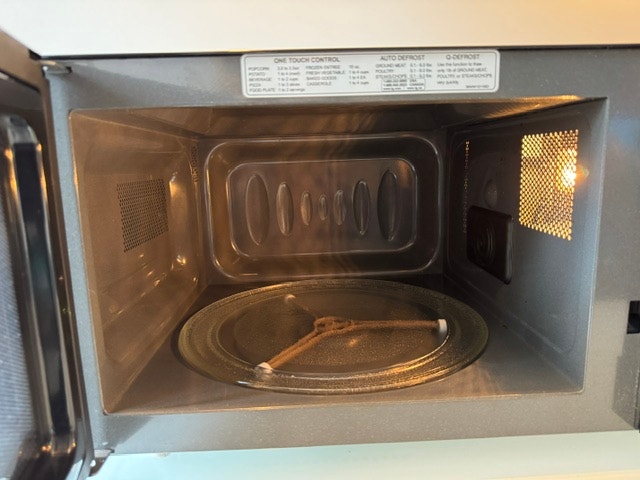 Microwave. LG LMC1050ST 1.1 CU FT - photo 4