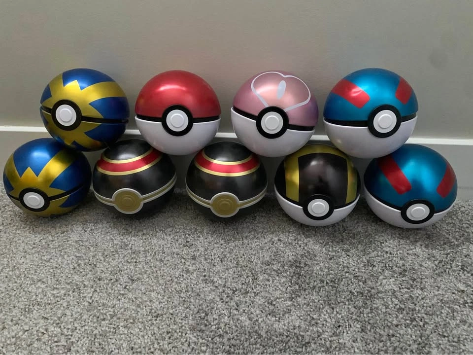 Pokémon TCG Pokeball Tins
