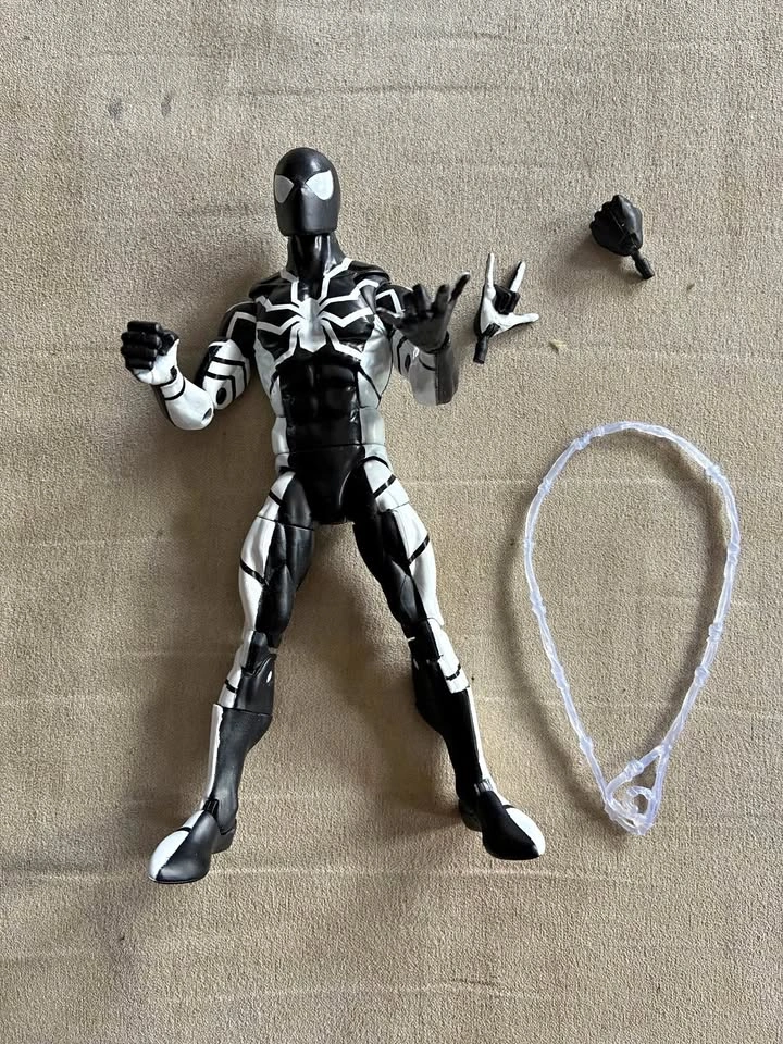 Marvel Legends Future Foundation Spider-Man Figure