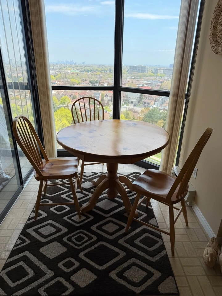 Solid Wood Round Pedestal Dining Table & 3 Chairs - photo 3