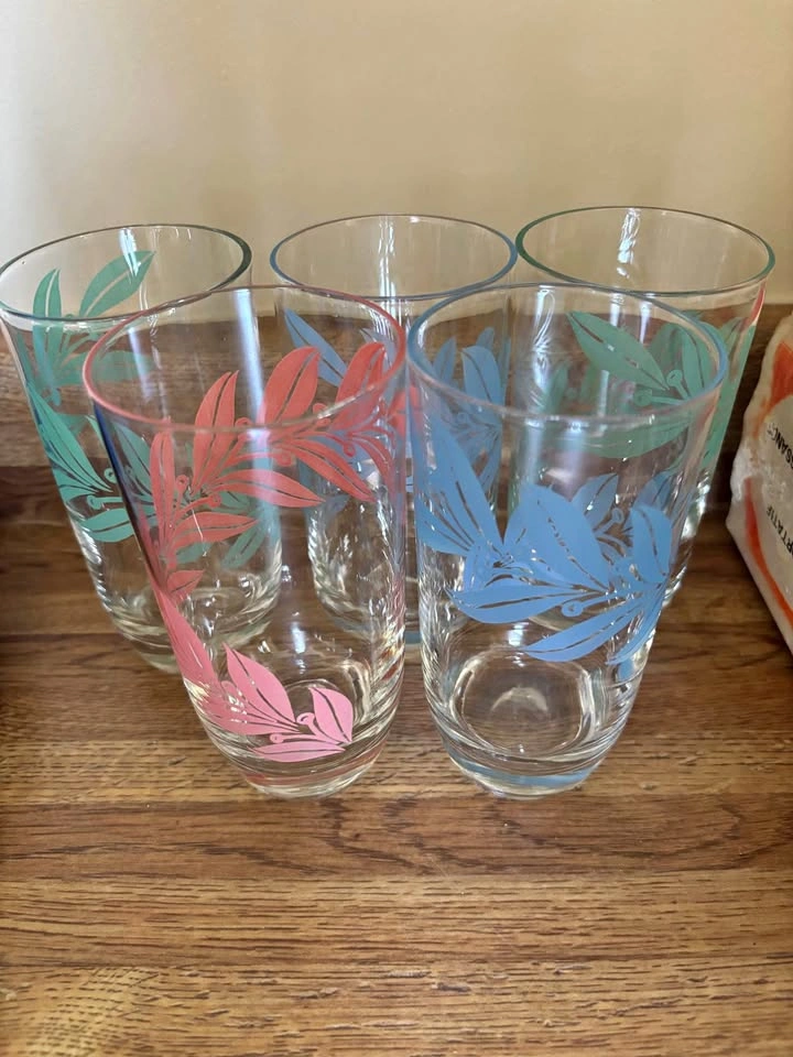 Vintage MCM Leaf Drinking Glasses - Set of 5