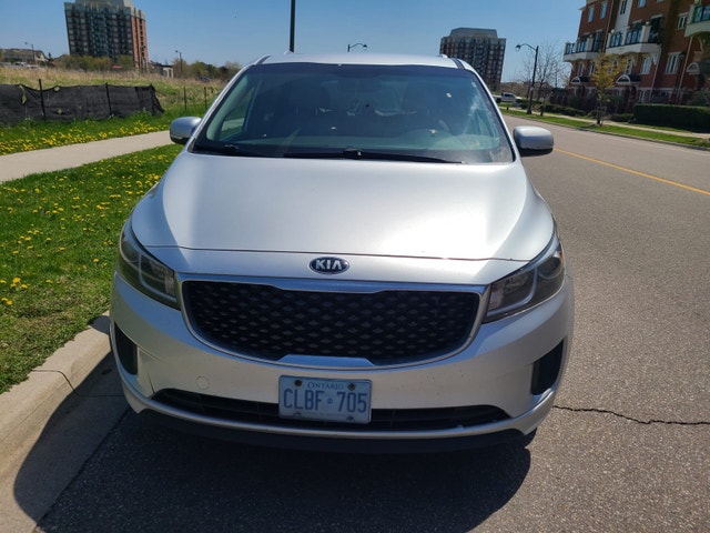 URGENT SALE 2016 Kia Sedona LX + 2 Sets Tires