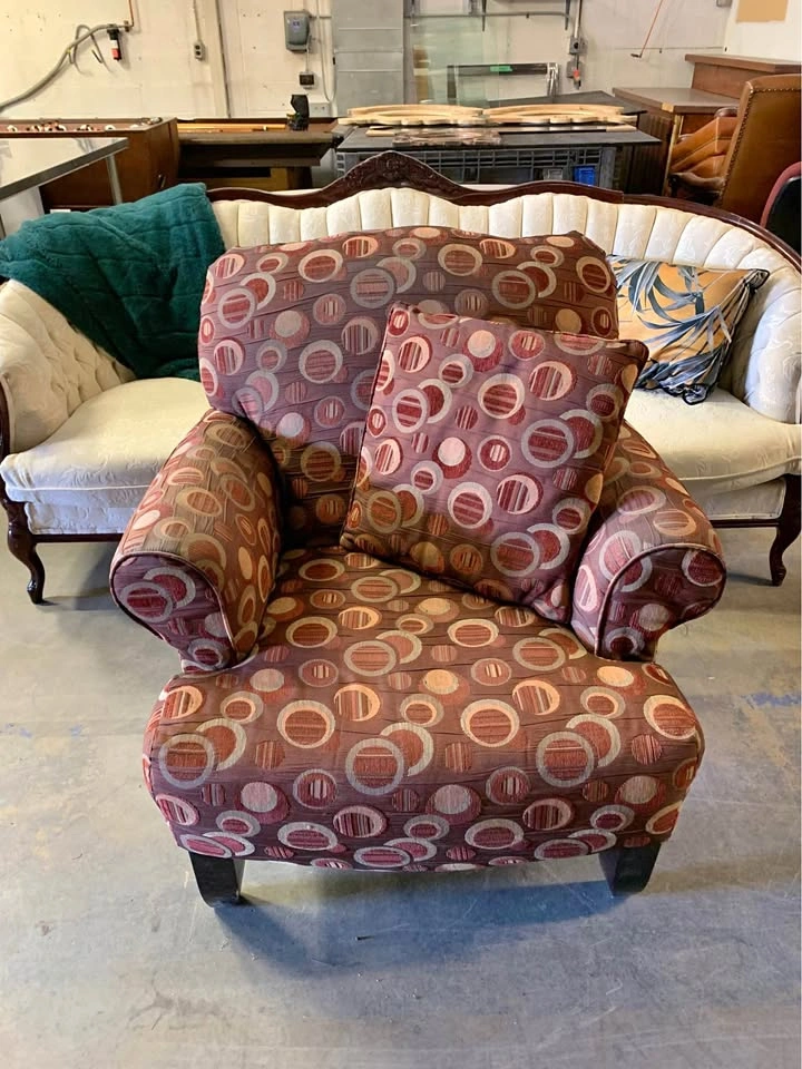 Patterned Accent Chair w/ Pillow
