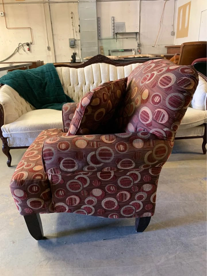 Patterned Accent Chair w/ Pillow - photo 2