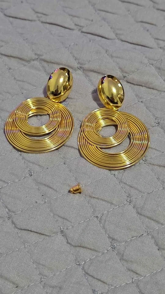 Gold Concentric Circle Drop Earrings