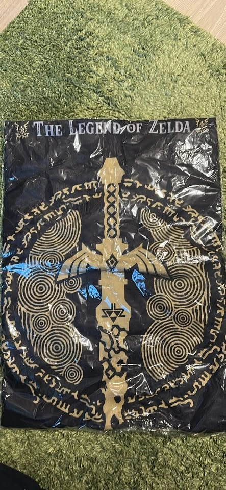 The Legend of Zelda Master Sword Bath Towel - photo 2