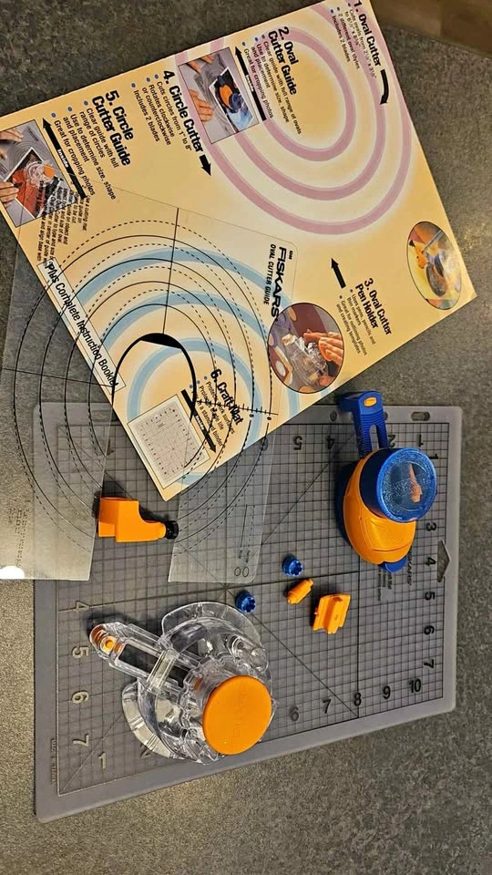 Fiskars Oval and Circle Cutter Set