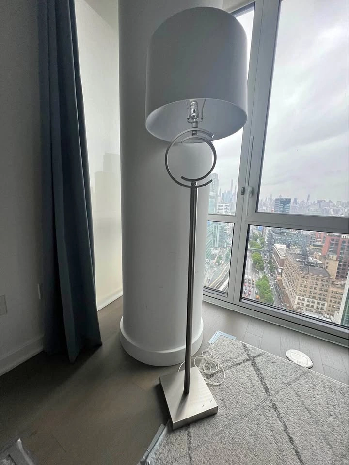 Modern White Metal Floor Lamp