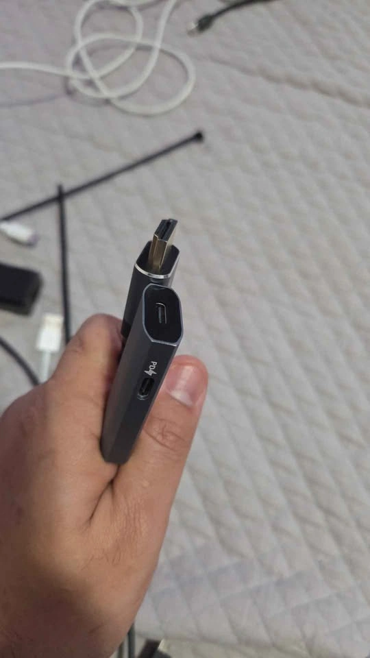 Veeloon HDMI to USB-C Adapter with PD Charging - photo 3