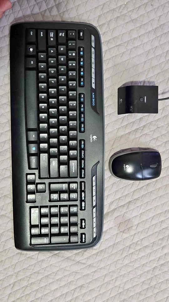 Logitech MK300 Wireless Keyboard and Mouse Combo
