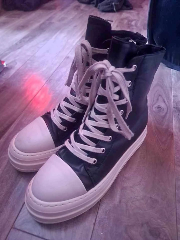 Womens shoes size 8