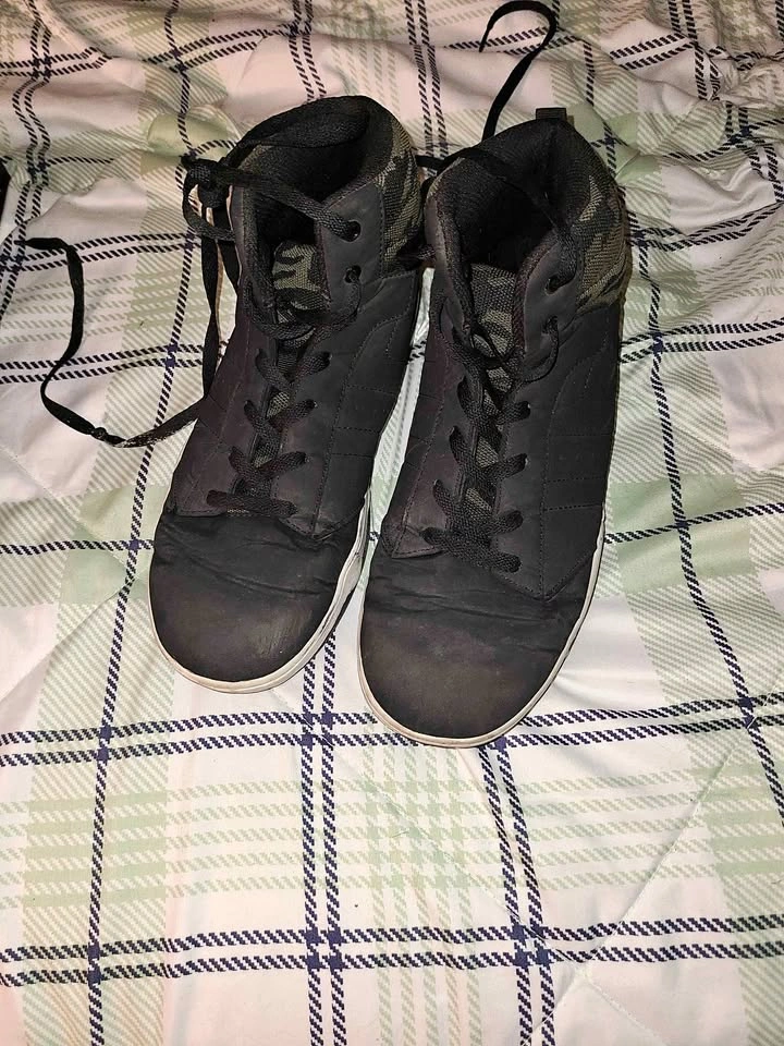 Mens shoes size 8