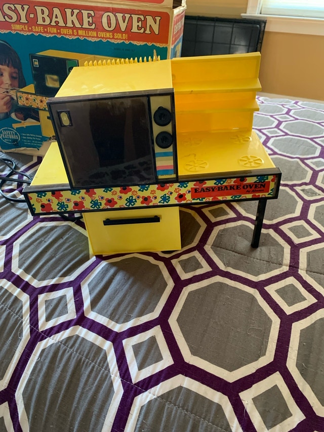 Vintage Easy Bake Oven - photo 2