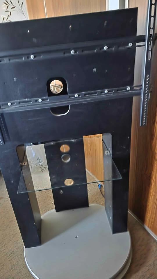 Euc tv stand - photo 2