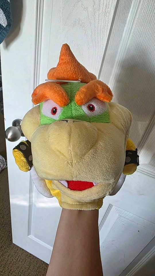 EUC Bowser Hand Puppet