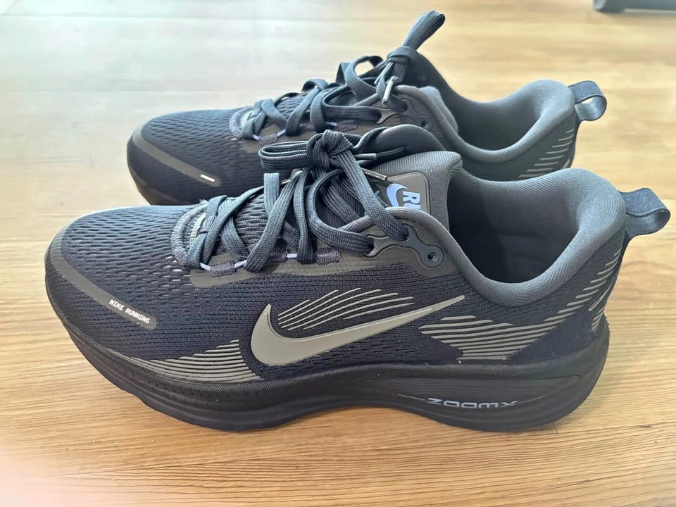 Brand New Nike Vomero 18 Running Shoes - Men's 7.5