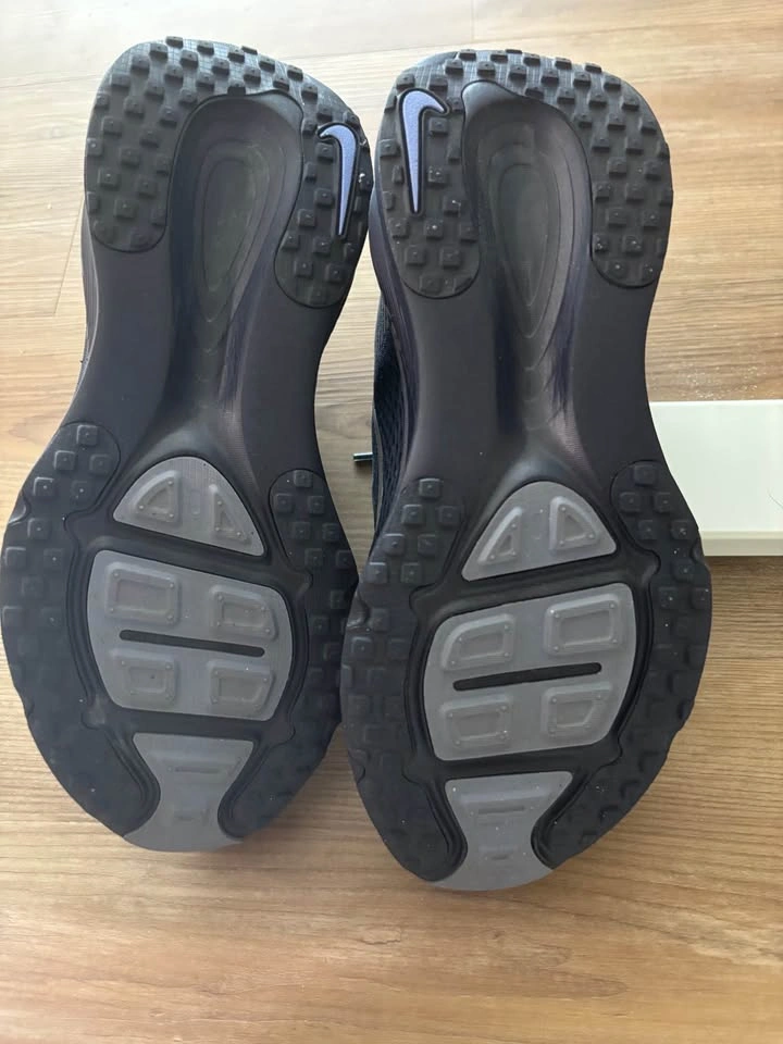 Brand New Nike Vomero 18 Running Shoes - Men's 7.5 - photo 4