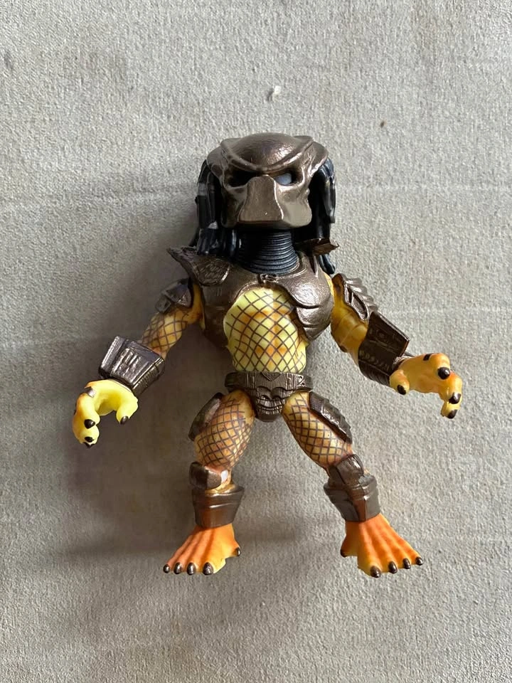 The Loyal Subjects Predator City Hunter Action Vinyl Figure