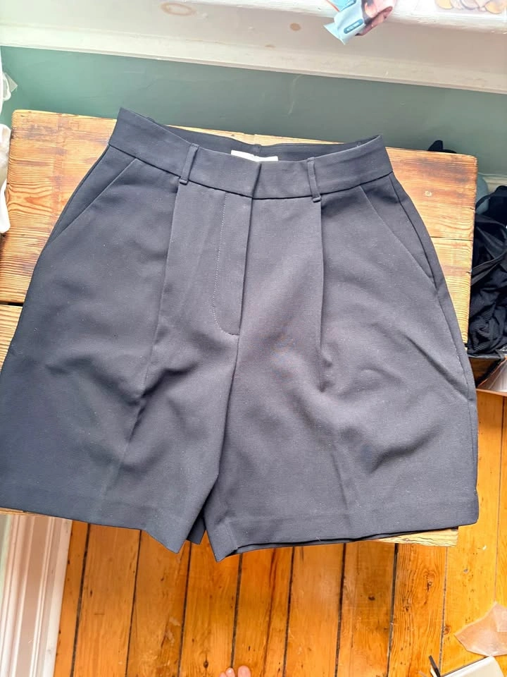 BNWT Oak and Fort dress shorts