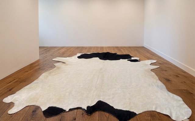 Beautiful Genuine Cowhide Rug - Black & White