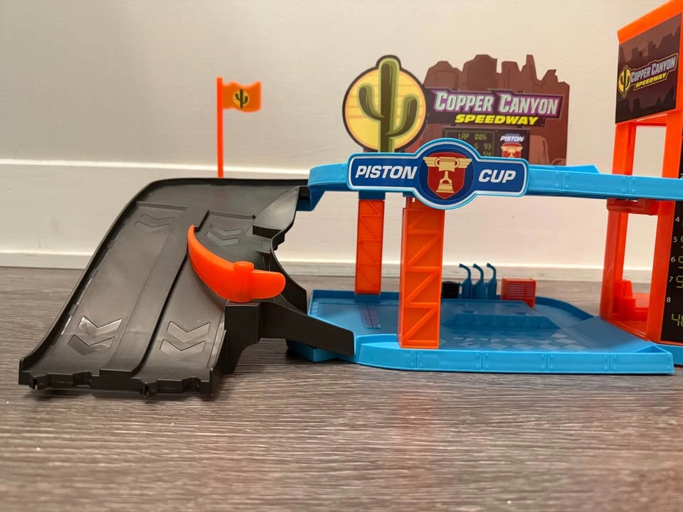 Disney Pixar Cars Glow Racers Copper Canyon Playset - photo 2