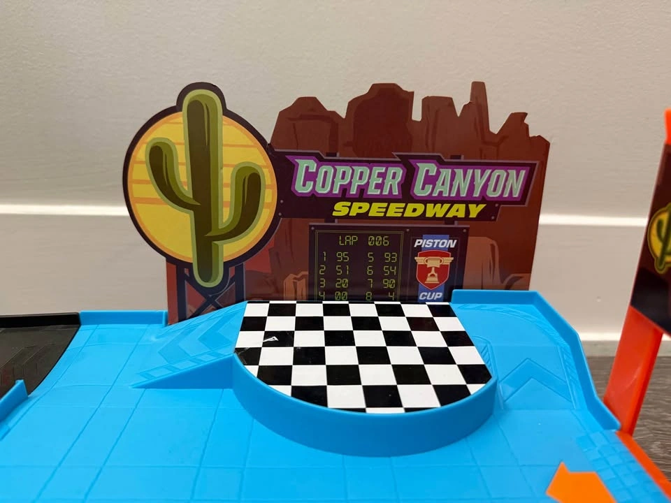 Disney Pixar Cars Glow Racers Copper Canyon Playset - photo 5