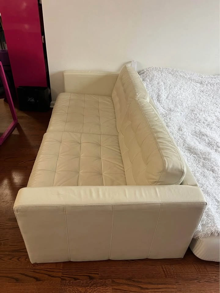 Cream Leather Tufted Sofa - photo 2