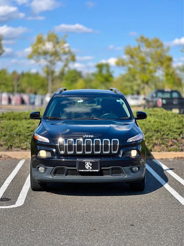 2015 Jeep Cherokee Latitude Lux Sport Utility 4D