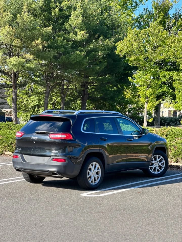 2015 Jeep Cherokee Latitude Lux Sport Utility 4D - photo 3