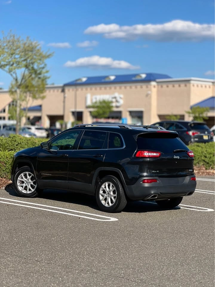 2015 Jeep Cherokee Latitude Lux Sport Utility 4D - photo 4