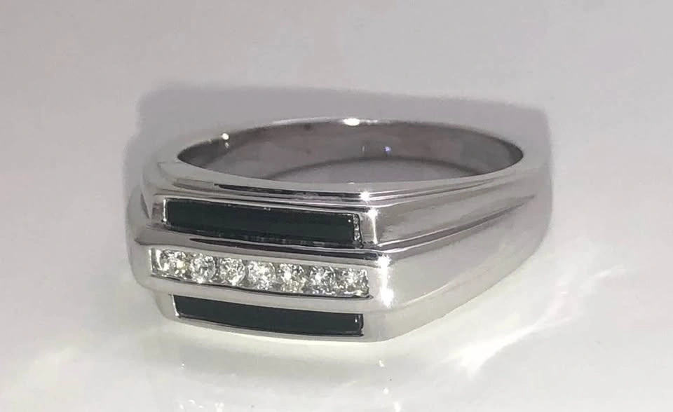 Rogers and Hollands 10kt White Gold Men's Onyx Diamond Ring - photo 3