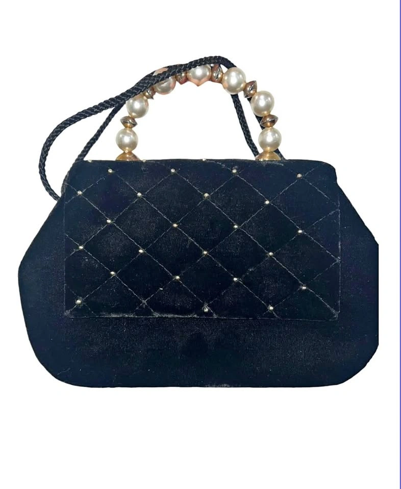 Elegant Black Velvet Pearl Handle Purse ✨