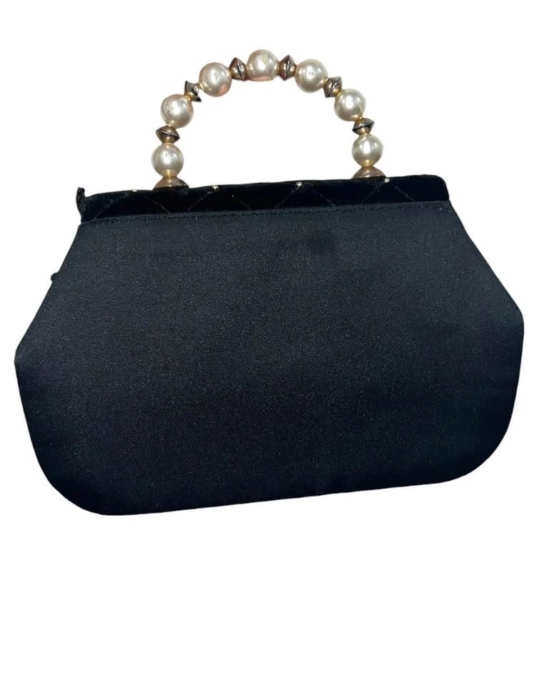 Elegant Black Velvet Pearl Handle Purse ✨ - photo 2