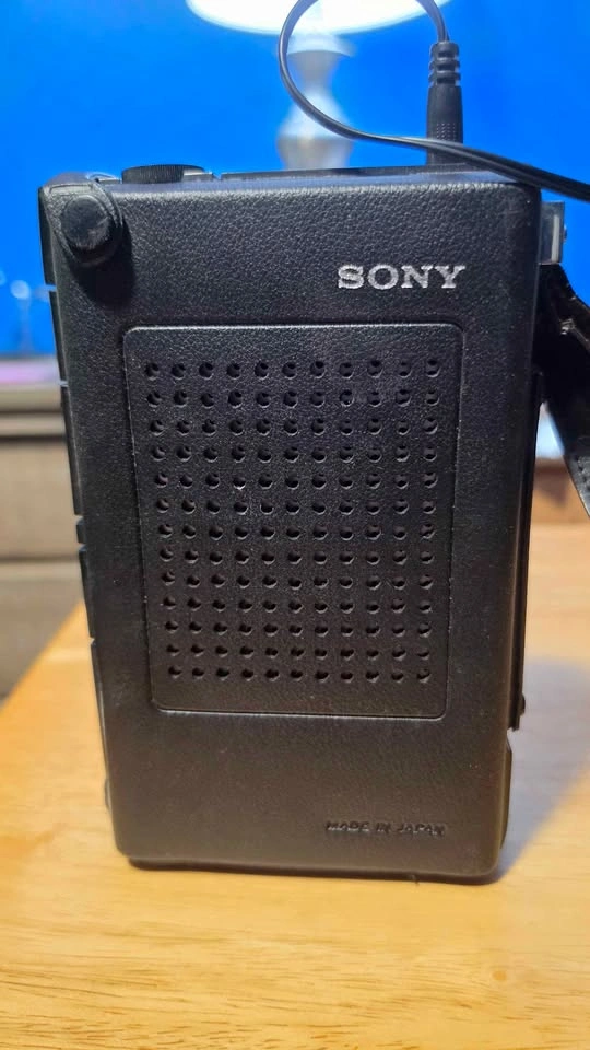 Vintage 70s/80s/90s Tech Bundle (JVC Boombox, Sony Cassette, JVC - photo 4